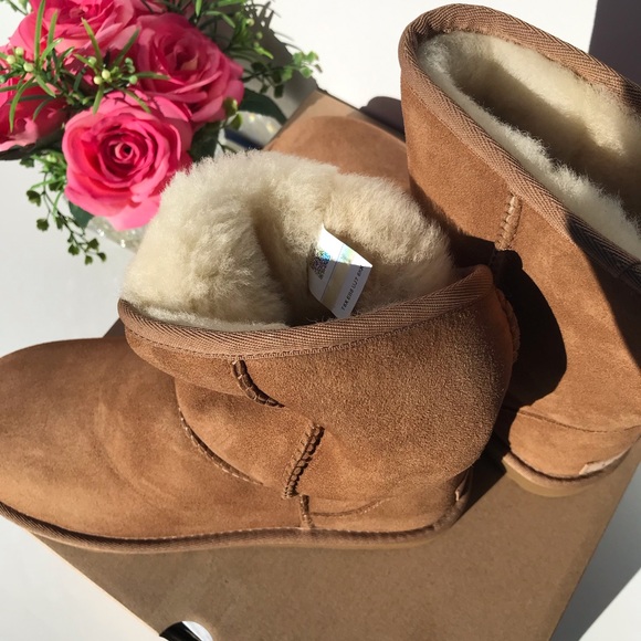 UGG Classic Short II Boot - Picture 6 of 8